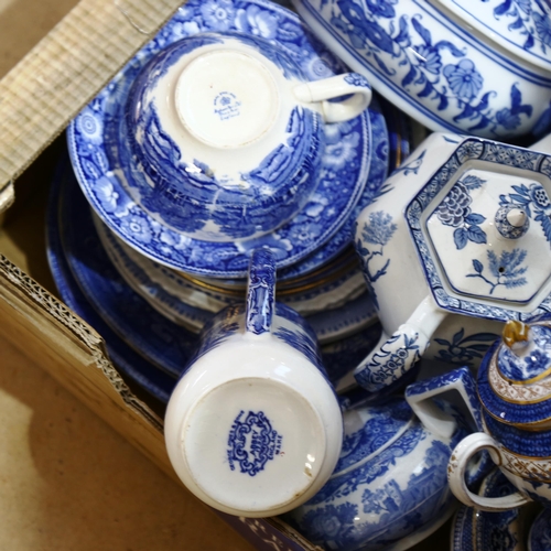 332 - A large quantity of blue and white china and ceramics (boxful)