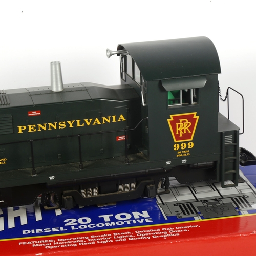 348 - A large USA Trains Mighty Moe R22060 (999) Pennsylvania 20 Ton diesel locomotive, boxed