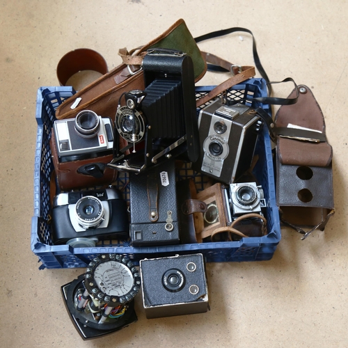 77 - Various cameras, including Agfa, Brownie, Kodak etc (boxful)