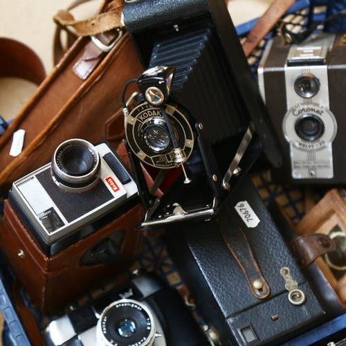 77 - Various cameras, including Agfa, Brownie, Kodak etc (boxful)