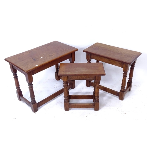 2059 - A nest of 3 oak rectangular occasional tables, largest L61cm, H48cm, D35cm