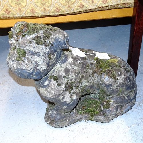 2760 - A weathered concrete garden statue of a Bulldog