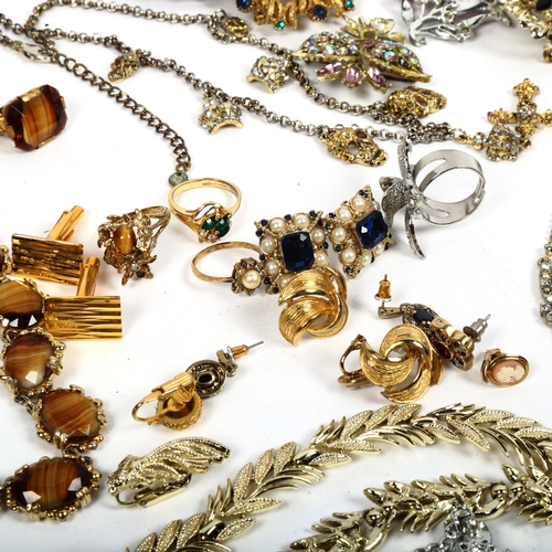 1027 - A quantity of gold plated and other costume jewellery (boxful)