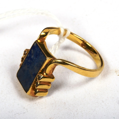 1166 - An 18ct gold dress ring set with a square lapis lazuli panel, size P