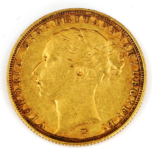 101 - A Victoria 1885 gold full sovereign coin, Young Head, 7.9g