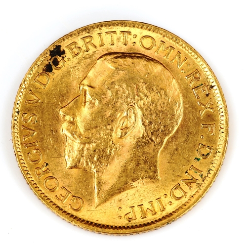 103 - A George V 1914 gold full sovereign coin, 7.9g