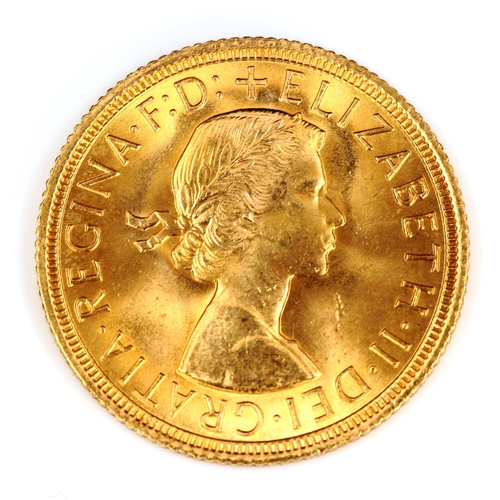 108 - An Elizabeth II 1962 gold full sovereign coin, 7.9g