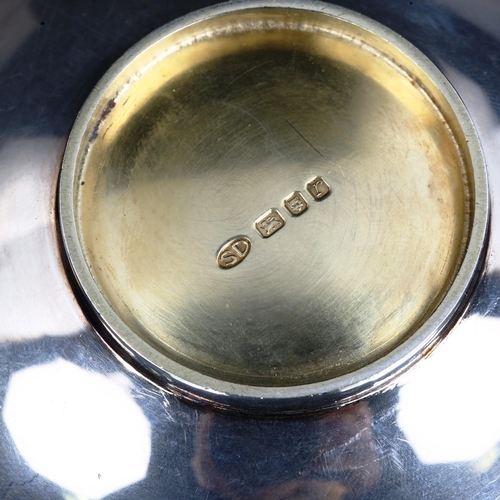 159 - STUART DEVLIN - an Elizabeth II silver and silver-gilt dish/bowl, circular form, with pierced textur... 