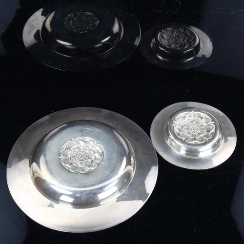 160 - A graduated pair of Elizabeth II silver Tudor Rose armada dishes, by C J Vander Ltd, hallmarks Londo... 