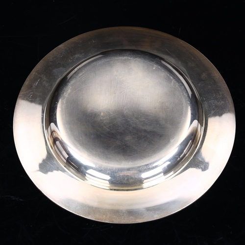 217 - An Elizabeth II silver Armada dish, by C J Vander Ltd, hallmarks London 1978, diameter 14.5cm, 6oz