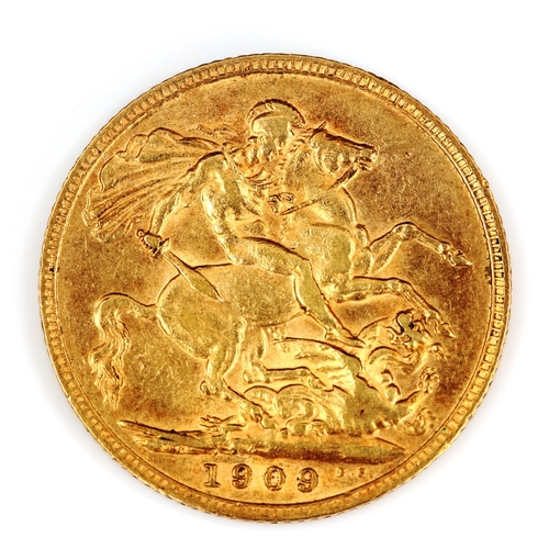 96 - An Edward VII 1909 gold full sovereign coin, 7.9g