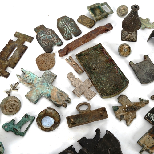 1096 - ANTIQUITIES - miniature bronze items, Chinese money etc