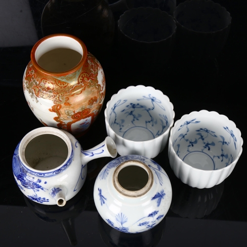 1280 - 5 pieces of Oriental porcelain, including a gilded Satsuma vase, height 15cm (5)