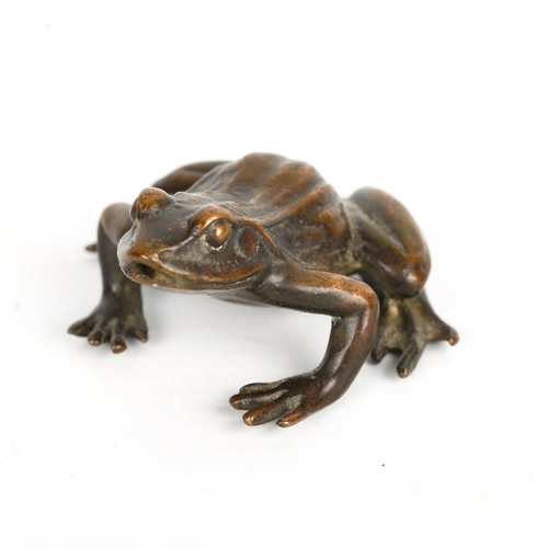 1391 - A patinated bronze frog, circa 1900, length 5.5cm