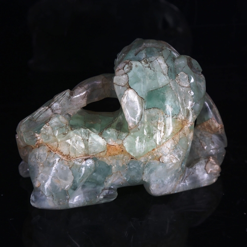 1426 - A Chinese green flourite quartz Dog of Fo, length 14cm