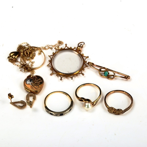 720 - Various gold jewellery, including 18ct sapphire ring, 2.2g, 9ct photo locket pendant, 4.7g, and othe... 