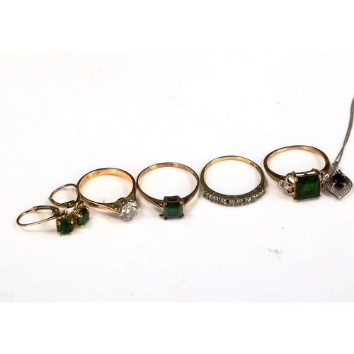 722 - Various 9ct gold jewellery, comprising 4 rings, a pair of earrings, and pendant necklace, 11.2g tota... 