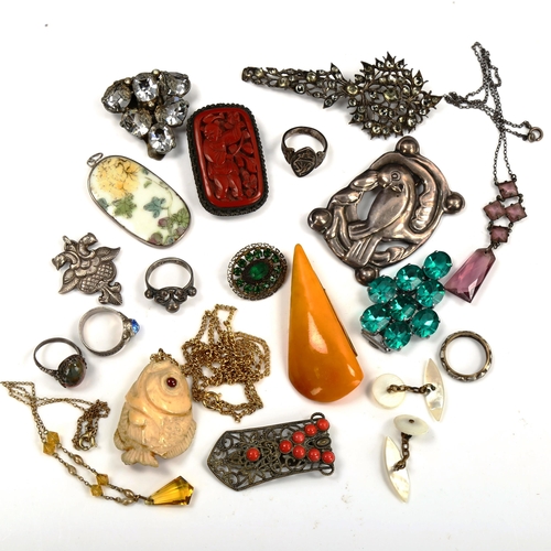 755 - Various jewellery, including Georgian paste brooch, silver dove brooch, butterscotch amber brooch et... 