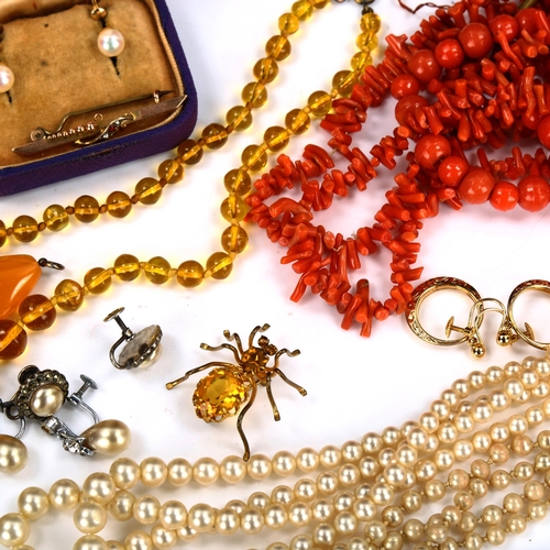 769 - Various jewellery, including 9ct gold Creole earrings, novelty spider brooch, coral necklace etc