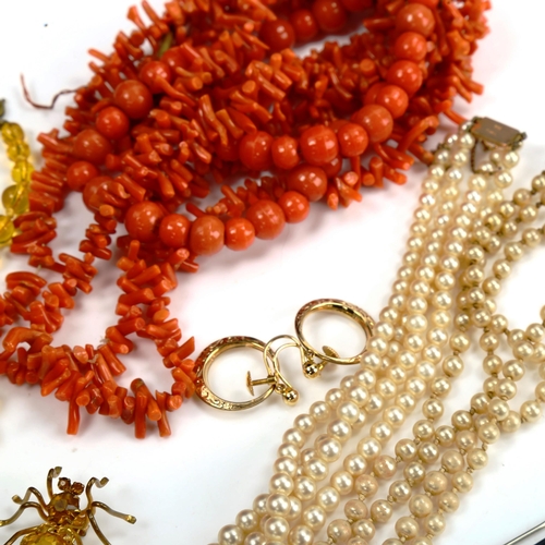 769 - Various jewellery, including 9ct gold Creole earrings, novelty spider brooch, coral necklace etc