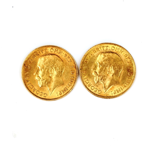 124 - 2 George V gold half sovereign coins, comprising 1912 and 1915, 7.9g total (2)