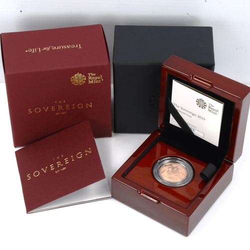 133 - An Elizabeth II 2019 Royal Mint gold proof full sovereign coin, limited edition no. 733 of 9500, cas... 