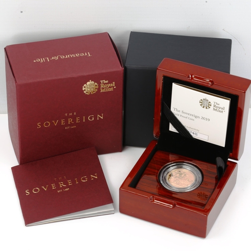 134 - An Elizabeth II 2019 Royal Mint gold proof full sovereign coin, limited edition no. 748 of 9500, cas... 