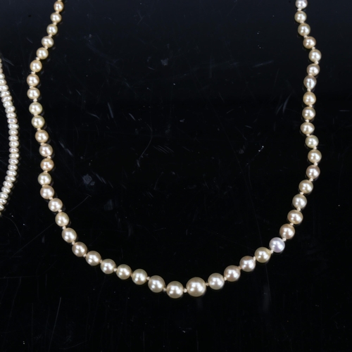 200 - 2 graduated single-strand pearl necklaces, lengths 44cm and 48cm, 18.7g total (2)