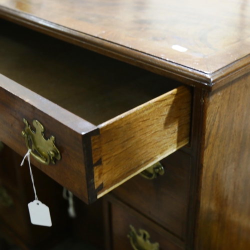 1425 - A George III mahogany kneehole desk of small size, with drawers and alcove cupboard, width 80cm, dep... 