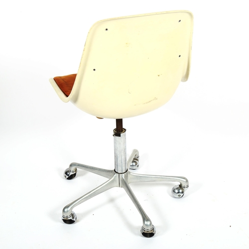 1832 - K SCHAFER for Lubke, a 1960s' Set-line office swivel chair, moulded acrylic seat and aluminium base,... 