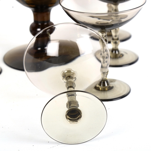 1863 - SIMON GATE for Orrefors Sandvik glass factory, a set of 6 liqueur glasses model G634 and a Sandvik s... 