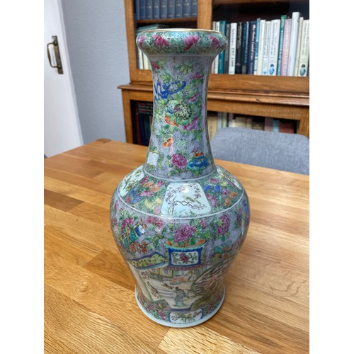 1305 - A Chinese porcelain narrow-necked vase, with painted enamel decoration, height 33cm