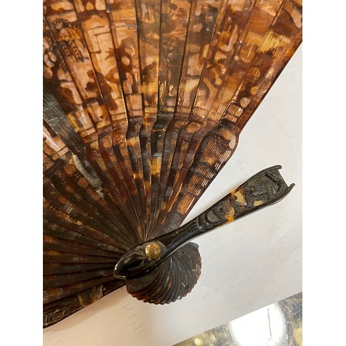 1139 - 2 early 19th century Chinese tortoiseshell brise fans, length 22cm and 18.5cm (2) (A/F)