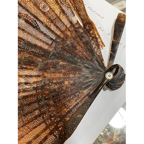 1139 - 2 early 19th century Chinese tortoiseshell brise fans, length 22cm and 18.5cm (2) (A/F)