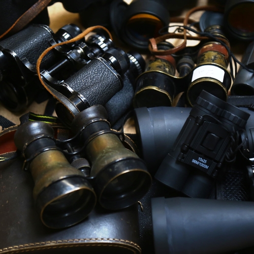 296 - A quantity of binoculars, including Prinz 8x40, Tasco 16x50, Zennox 20x60 etc (boxful)