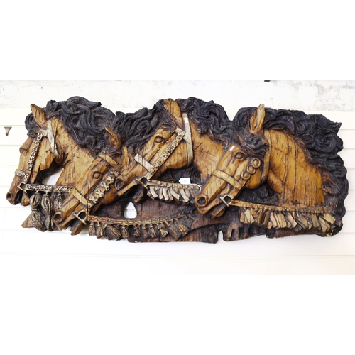 66 - A large Vanguard Studios polyurethane horse head wall sculpture, length 150cm, height 65cm