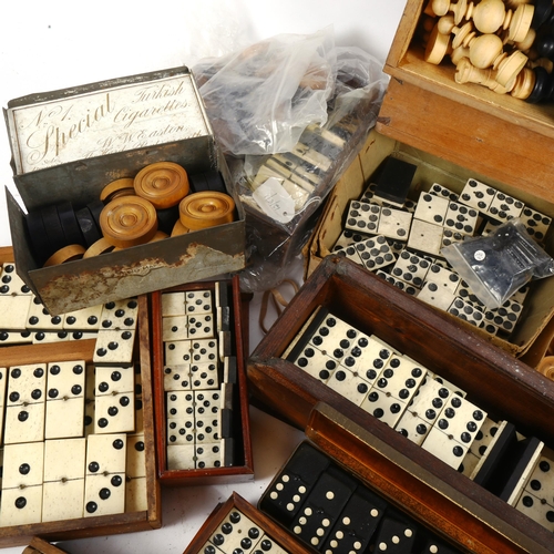 683 - A boxful of dominos, draughts etc