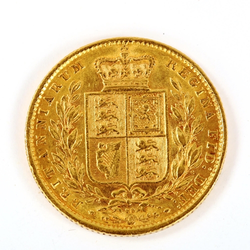 143 - A Victoria 1872 gold full sovereign coin, die no. 98, 7.9g