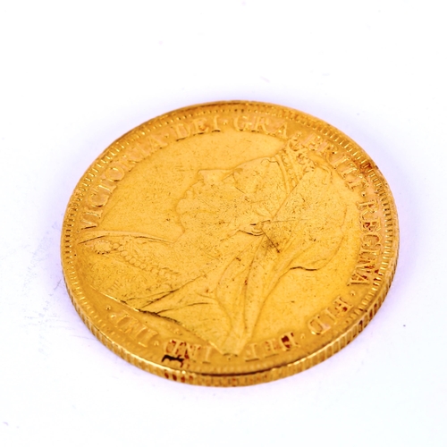 149 - A Victoria 1895 gold full sovereign coin, Old Head, 7.9g