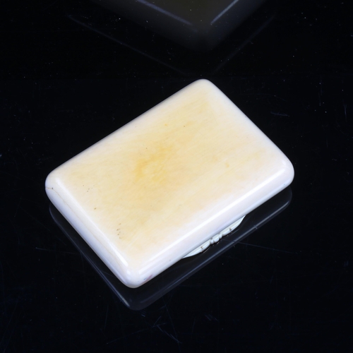 1097 - A 19th century French ivory gold and silver-gilt pocket vanity case, the hinged lid having an inset ... 