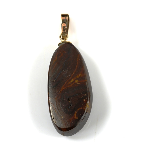 400 - A 9ct gold boulder opal pendant, pendant height 35.5mm, 4g