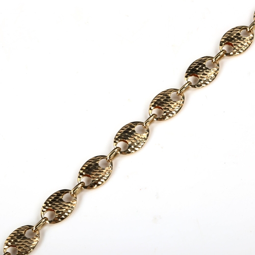 421 - A modern 9ct gold Gucci link chain bracelet, faceted and polished hollow links, bracelet length 21cm... 