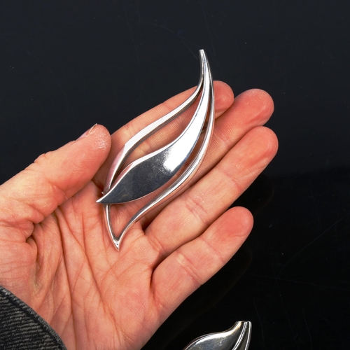 497 - 2 Danish stylised sterling silver leaf brooches, makers include Just Andersen, largest length 79.8mm... 