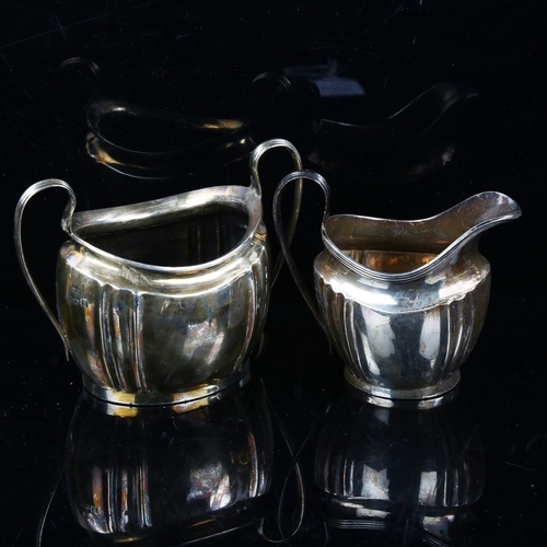 740 - A George V silver matching cream jug and sugar bowl, by S Blanckensee & Sons Ltd, hallmarks Birmingh... 