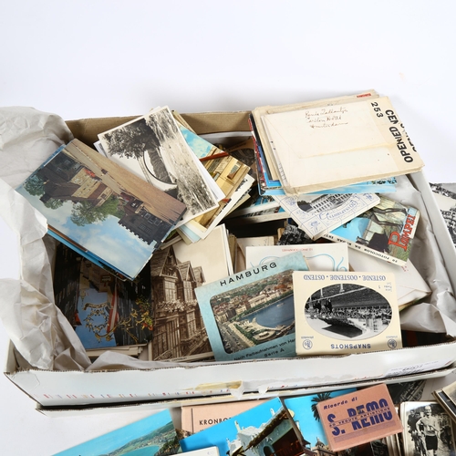 104 - A quantity of loose Vintage postcards, including WW2 Picture cards and RAF embossed cards (boxful)