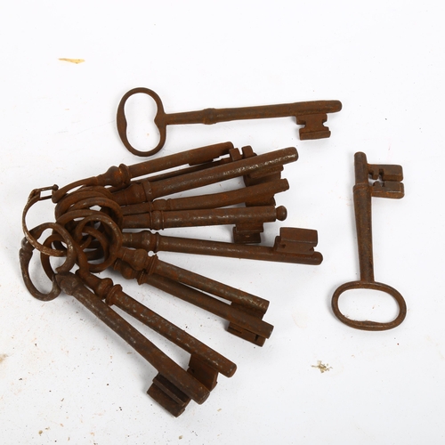 191 - A quantity of Antique keys