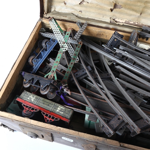 314 - Vintage tinplate railway carriages and track