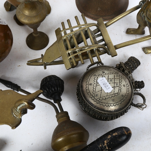 352 - Various Eastern brass and copper, including oil lamp and ornaments (boxful)