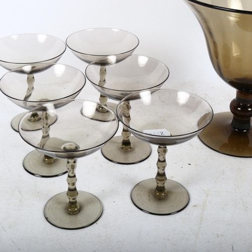 500 - SIMON GATE for Orrefors Sandvik glass factory, a set of 6 liqueur glasses model G634 and a Sandvik s... 
