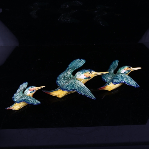 509 - Beswick, a graduated set of 3 flying Kingfishers, 729